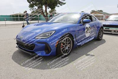 media/Jun-01-2025-CalClub SCCA (Sun) [[eae223c5dd]]/Around pit/